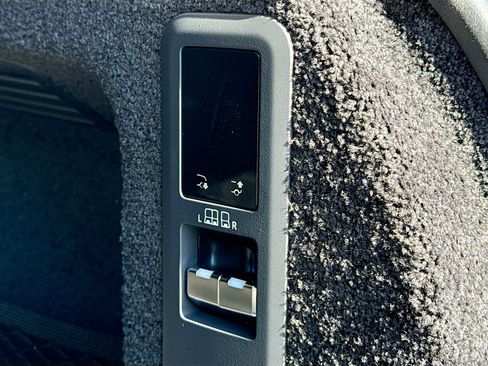 New 2025 Land Rover Range Rover SE image 13