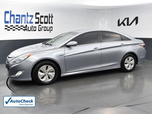 Used 2015 Hyundai Sonata Hybrid FWD image 2
