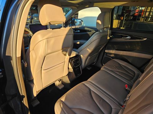 Used 2021 Lincoln Nautilus Reserve w/ Monochromatic Package image 19