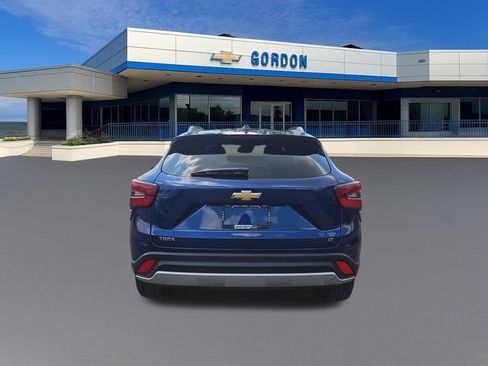 Used 2024 Chevrolet Trax LT w/ Driver Confidence Package FWD image 4