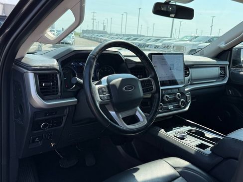 Used 2024 Ford Expedition Max XLT image 4