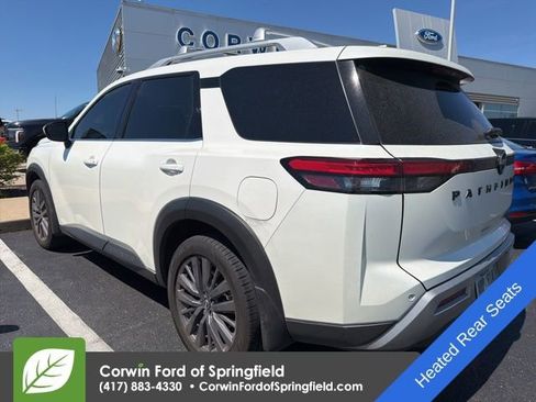 Used 2023 Nissan Pathfinder SL w/ SL Premium Package image 4