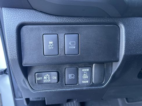 Used 2023 Toyota Tacoma TRD Off-Road w/ Advanced Technology Package image 11