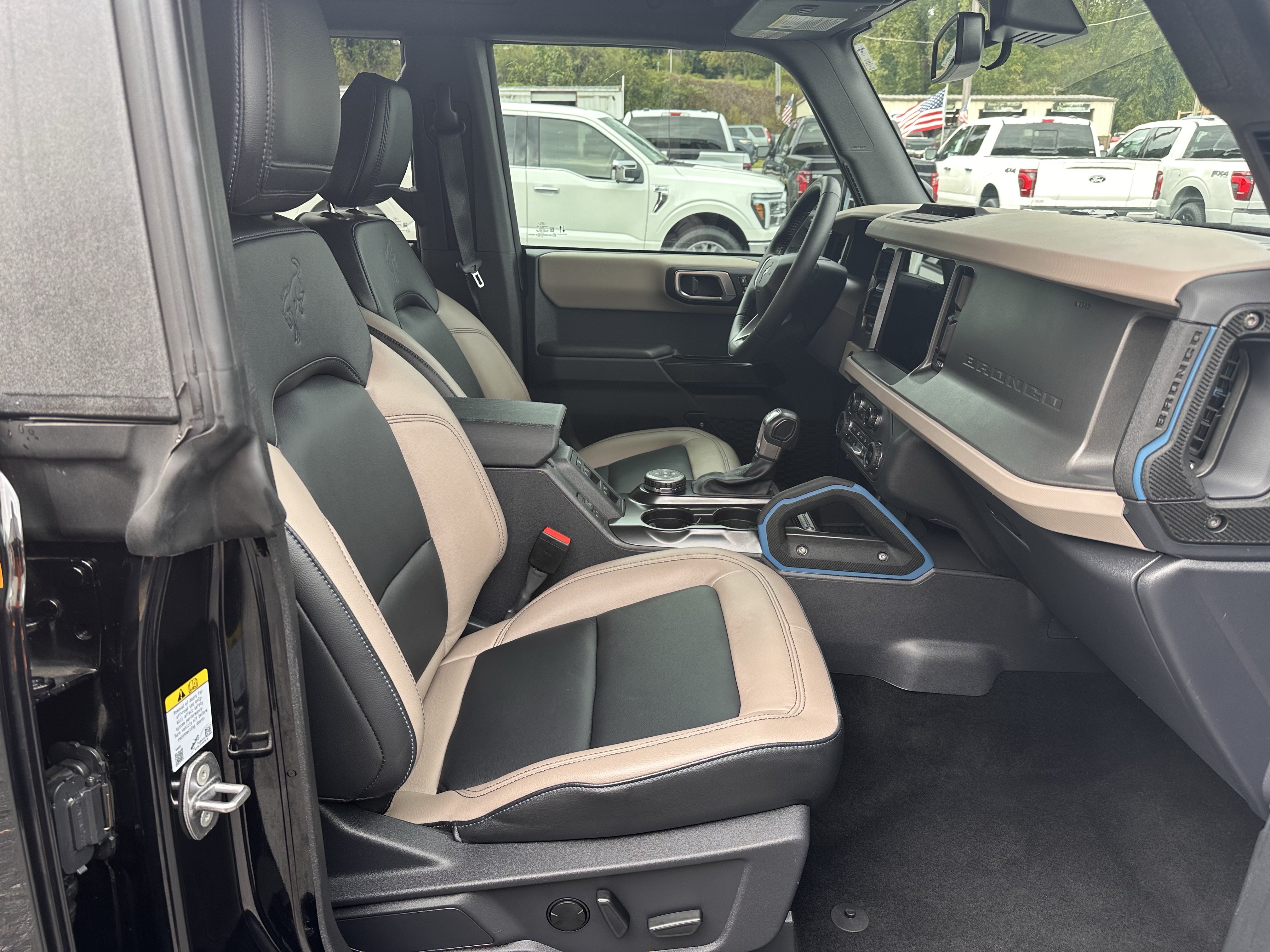 Certified 2024 Ford Bronco Wildtrak AWD/4WD image 14