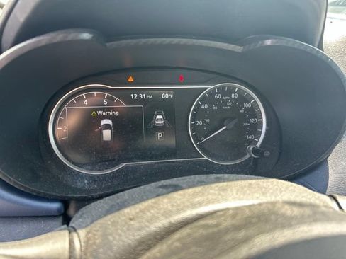 Used 2023 Nissan Versa SV FWD image 7