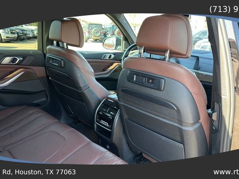 Used 2020 BMW X5 M50i w/ Luxury Seating Package image 36