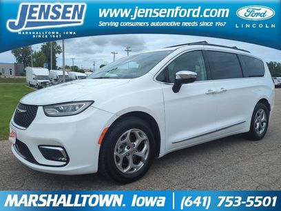 Used 2023 Chrysler Pacifica Limited