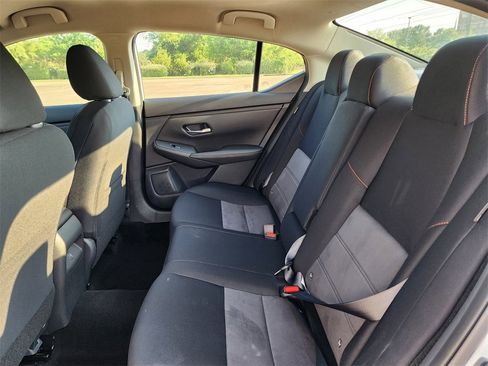 New 2025 Nissan Sentra SR w/ Midnight Edition image 8