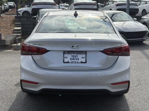 Certified 2022 Hyundai Accent SE FWD image 7