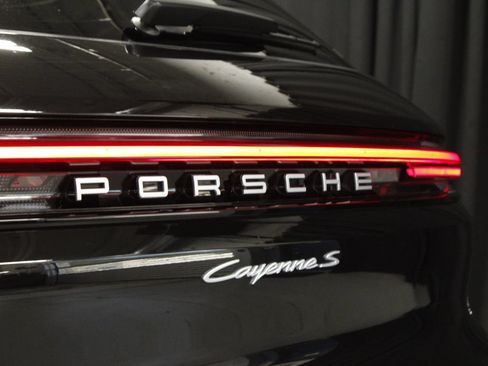 Certified 2024 Porsche Cayenne S AWD/4WD image 21