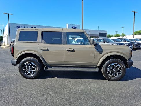 Used 2025 Ford Bronco Outer Banks AWD/4WD image 7