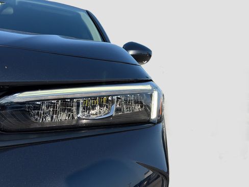 Used 2025 Honda Civic LX image 9