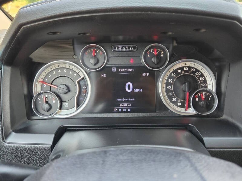 Used 2015 RAM 1500 Laramie w/ Convenience Group AWD/4WD image 22
