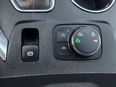 Certified 2023 Chevrolet Traverse RS image 25