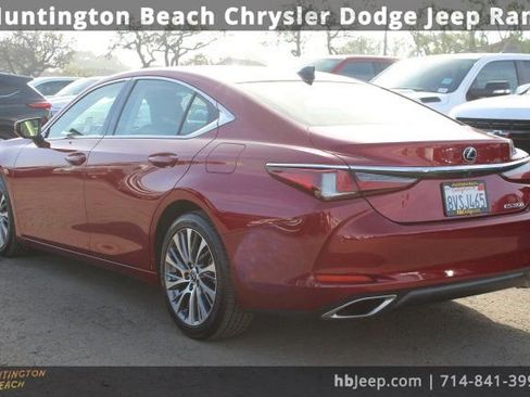Used 2019 Lexus ES 350 w/ Premium Package image 3