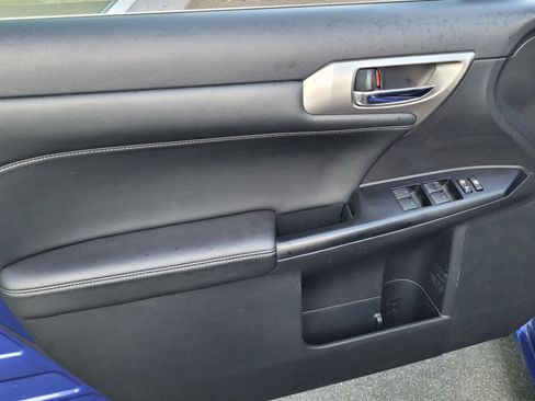 Used 2015 Lexus CT 200h w/ Navigation Package image 16