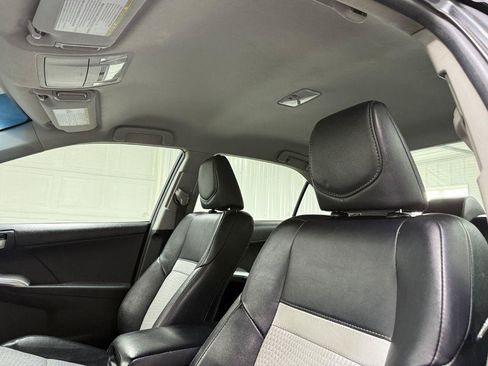Used 2012 Toyota Camry SE FWD image 11