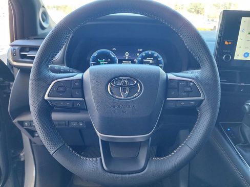 New 2025 Toyota Sienna XLE Woodland Edition image 20