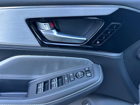 Certified 2025 Acura MDX w/ Technology Package image 12