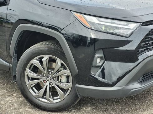 Used 2022 Toyota RAV4 XLE Premium AWD/4WD image 9