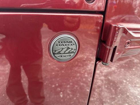 Used 2021 Jeep Gladiator Overland image 13