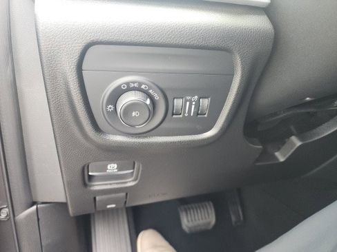 New 2025 Jeep Grand Cherokee Limited image 16