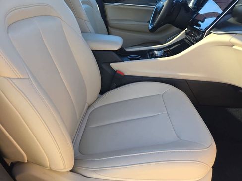 Used 2023 Jeep Grand Cherokee L Limited image 22