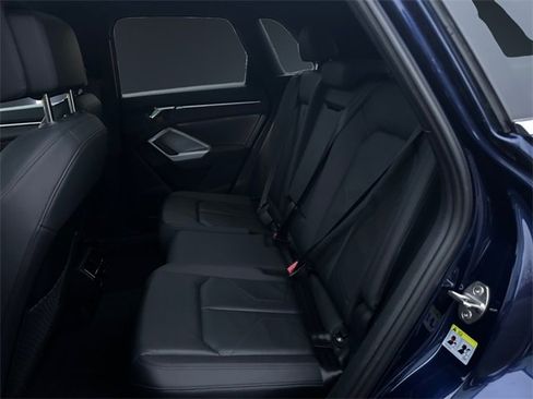 Used 2023 Audi Q3 2.0T Premium image 13