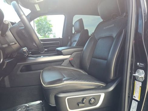 Used 2022 RAM 1500 Laramie AWD/4WD image 9