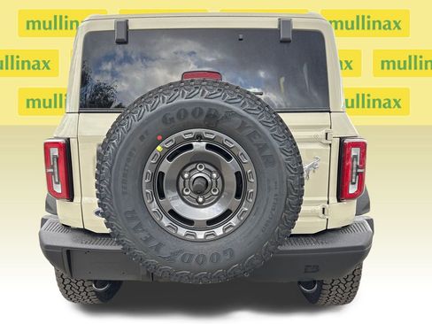 New 2025 Ford Bronco Badlands image 14