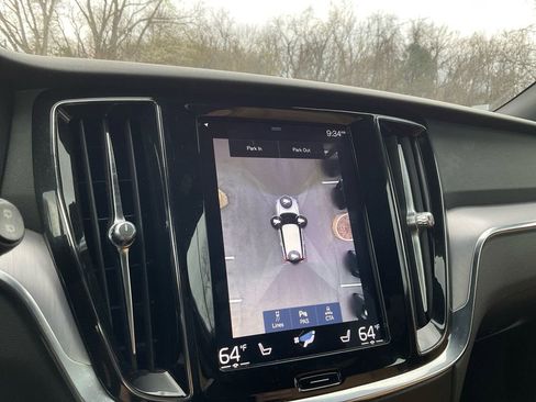 Used 2020 Volvo V60 T5 Cross Country w/ Protection Package Premier image 25