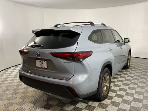 Used 2022 Toyota Highlander Bronze Edition image 9