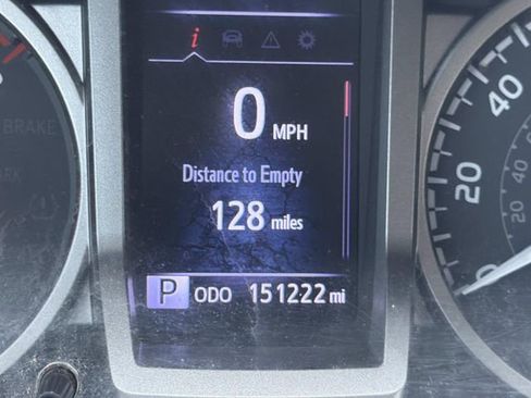 Used 2022 Toyota Tacoma SR5 w/ Technology Package AWD/4WD image 25