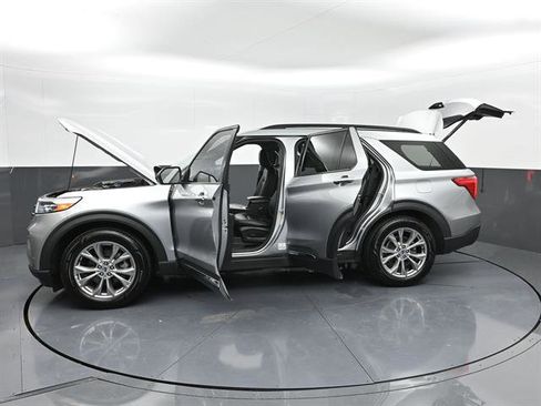 Used 2023 Ford Explorer XLT w/ Equipment Group 202A RWD image 51