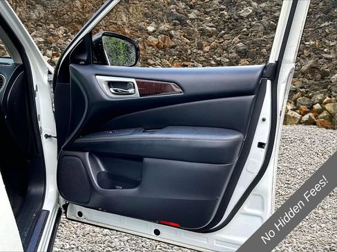 Used 2016 Nissan Pathfinder SL w/ SL Premium Package AWD/4WD image 21