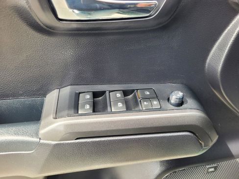 Used 2021 Toyota Tacoma TRD Off-Road w/ TRD Premium Off Road Package AWD/4WD image 24