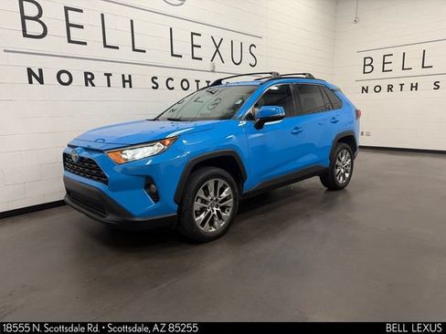 Used 2021 Toyota RAV4 XLE Premium FWD image 9