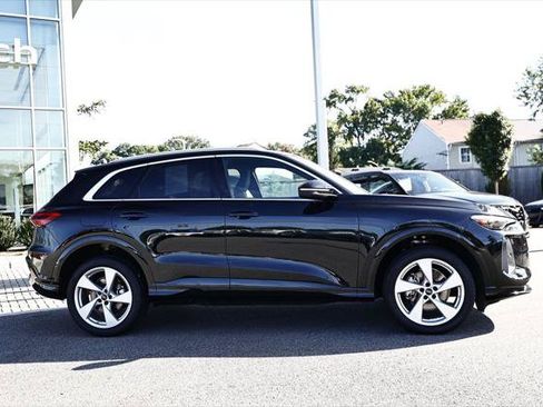 Certified 2025 Audi Q5 Premium Plus w/ Premium Plus AWD/4WD image 4