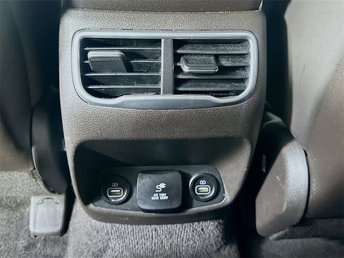 Used 2023 Hyundai Santa Fe Limited image 30