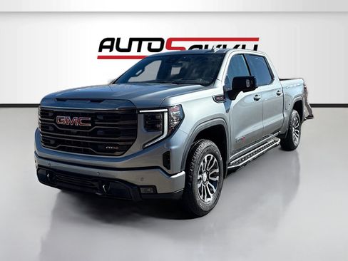 Used 2024 GMC Sierra 1500 AT4 w/ Technology Package AWD/4WD image 3