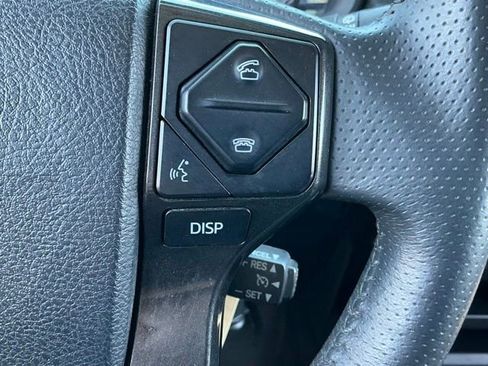 Used 2019 Toyota 4Runner TRD Off-Road AWD/4WD image 25