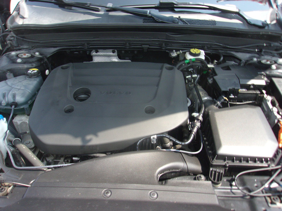 Used 2024 Volvo XC40 B5 Plus AWD/4WD image 22