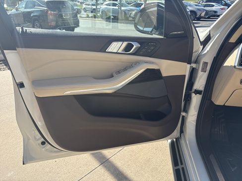 Used 2019 BMW X7 xDrive40i w/ Premium Package AWD/4WD image 14