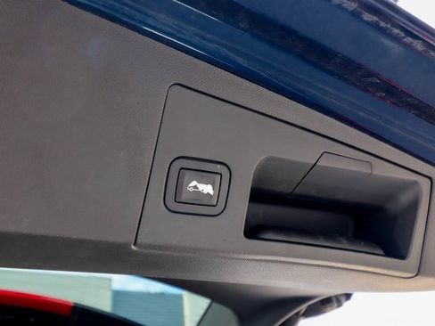 Used 2017 Cadillac XT5 Luxury w/ Driver Awareness Package image 47