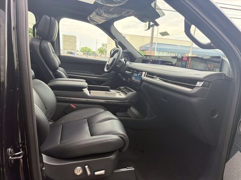 New 2026 Lincoln Navigator Reserve AWD/4WD image 7