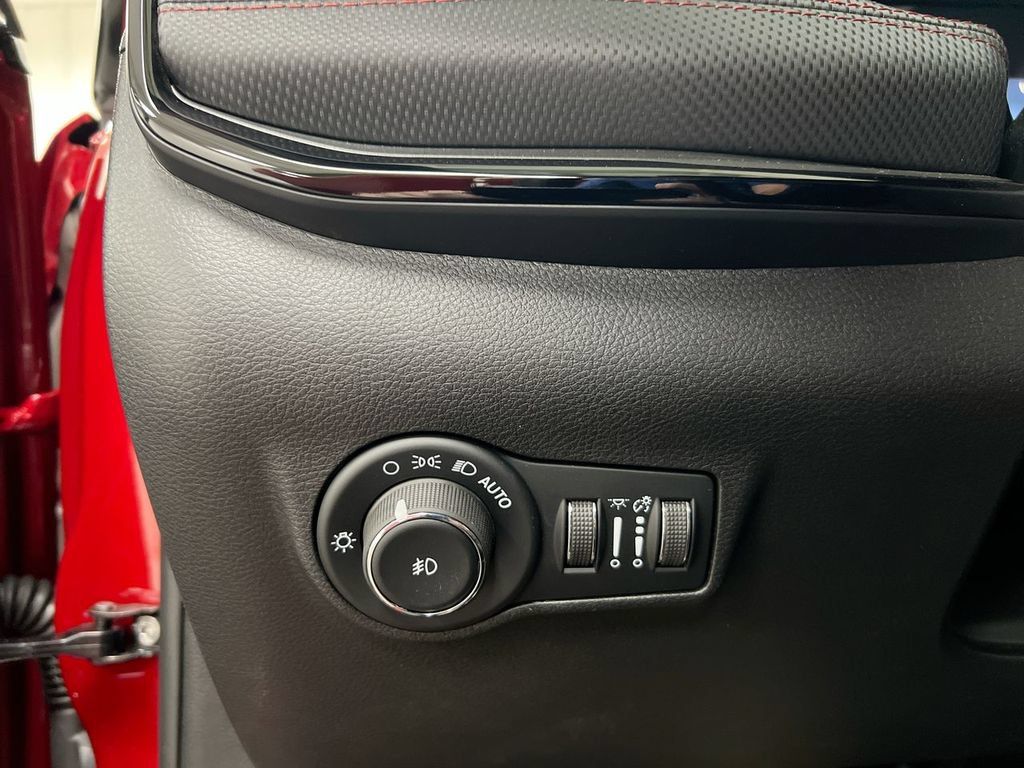 New 2026 Jeep Compass Trailhawk AWD/4WD image 17