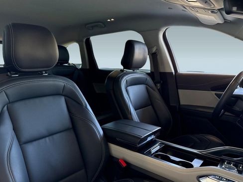 Used 2024 Lincoln Nautilus Premier image 29