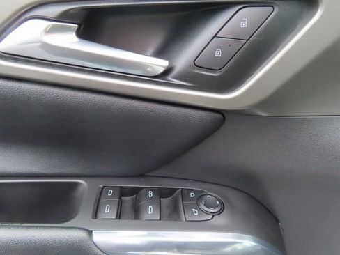 Used 2025 Chevrolet Traverse LT w/ Sun and Wheel Package AWD/4WD image 11