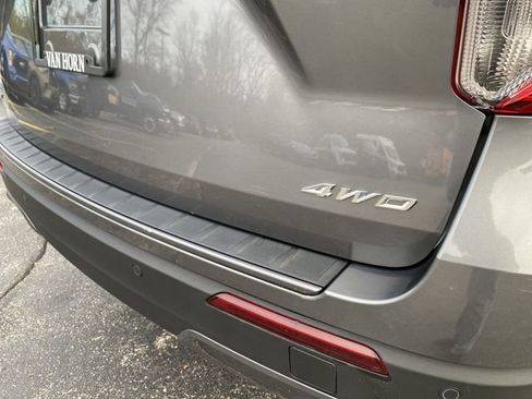 Certified 2022 Ford Explorer XLT w/ Equipment Group 202A image 31