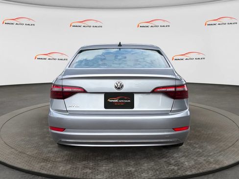 Used 2021 Volkswagen Jetta SE FWD image 9